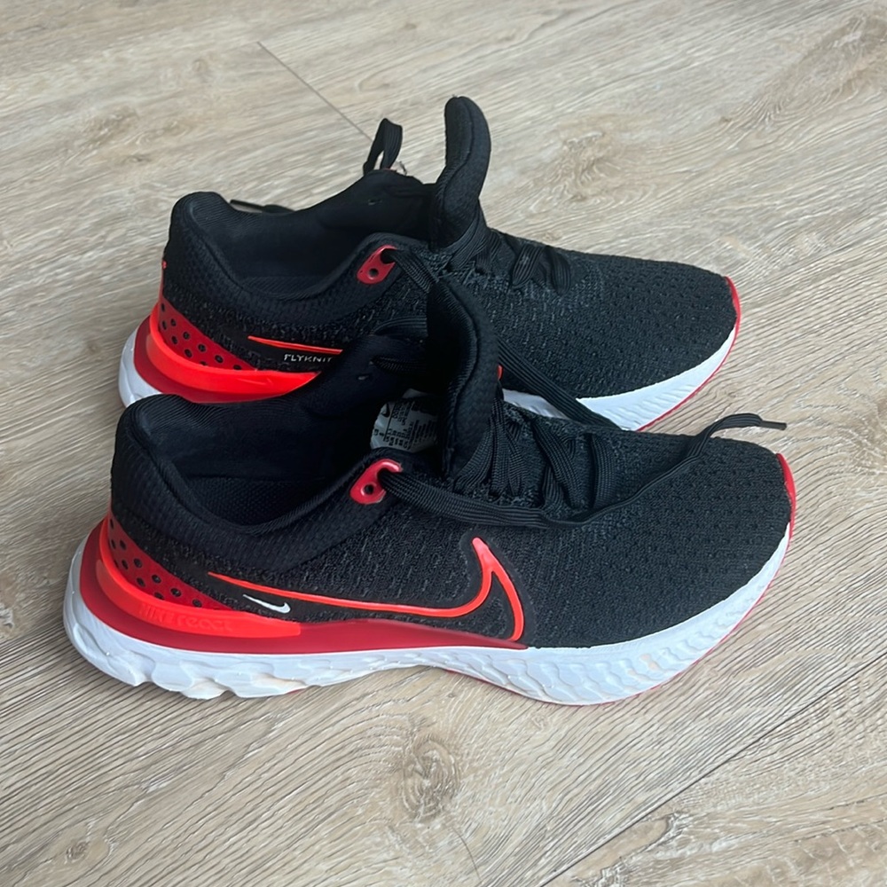 Nike React Infinity Flyknit Running Shoes / Sneakers sz 8